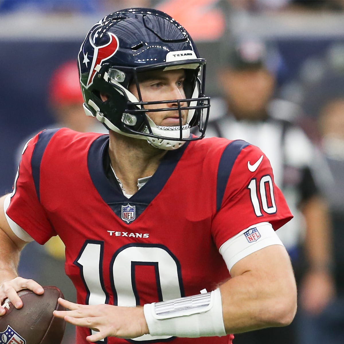 Sources: Texans go back to Davis Mills, original QB1, as starter for  Cowboys game