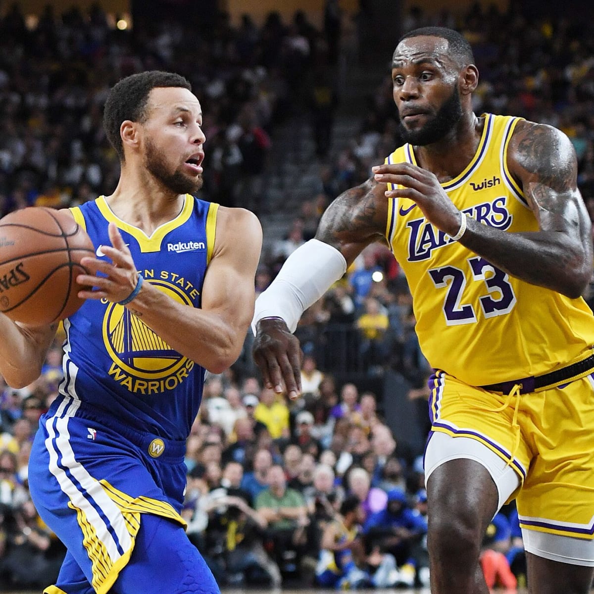 LeBron James blocks Stephen Curry and trash talks him 