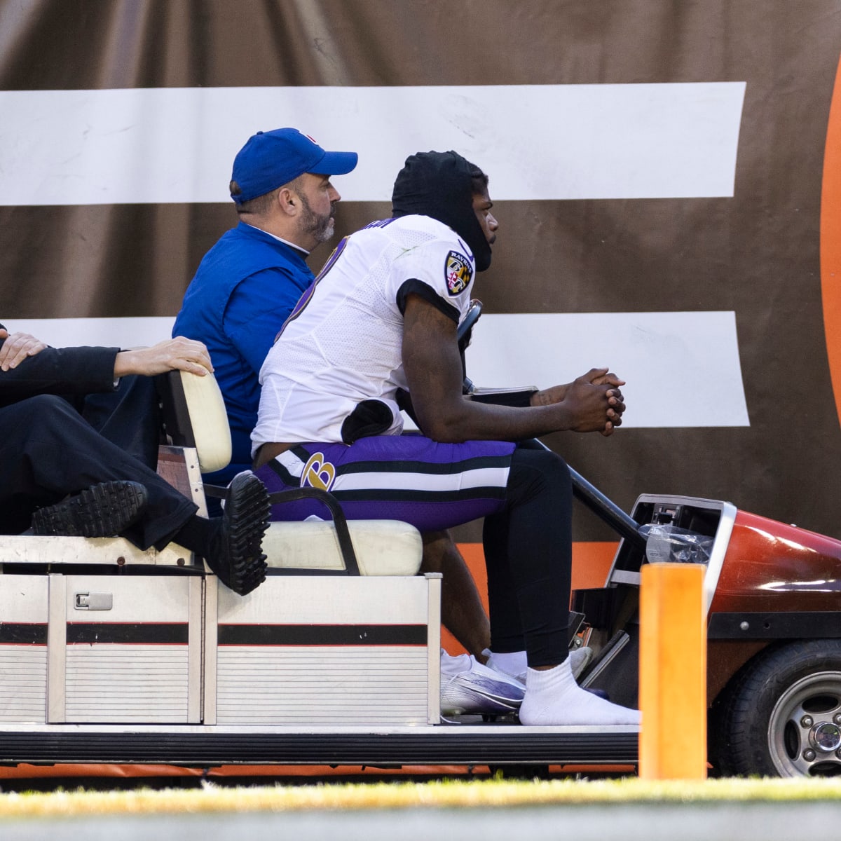 Ravens' star QB Jackson sprains ankle in loss to Browns – KGET 17