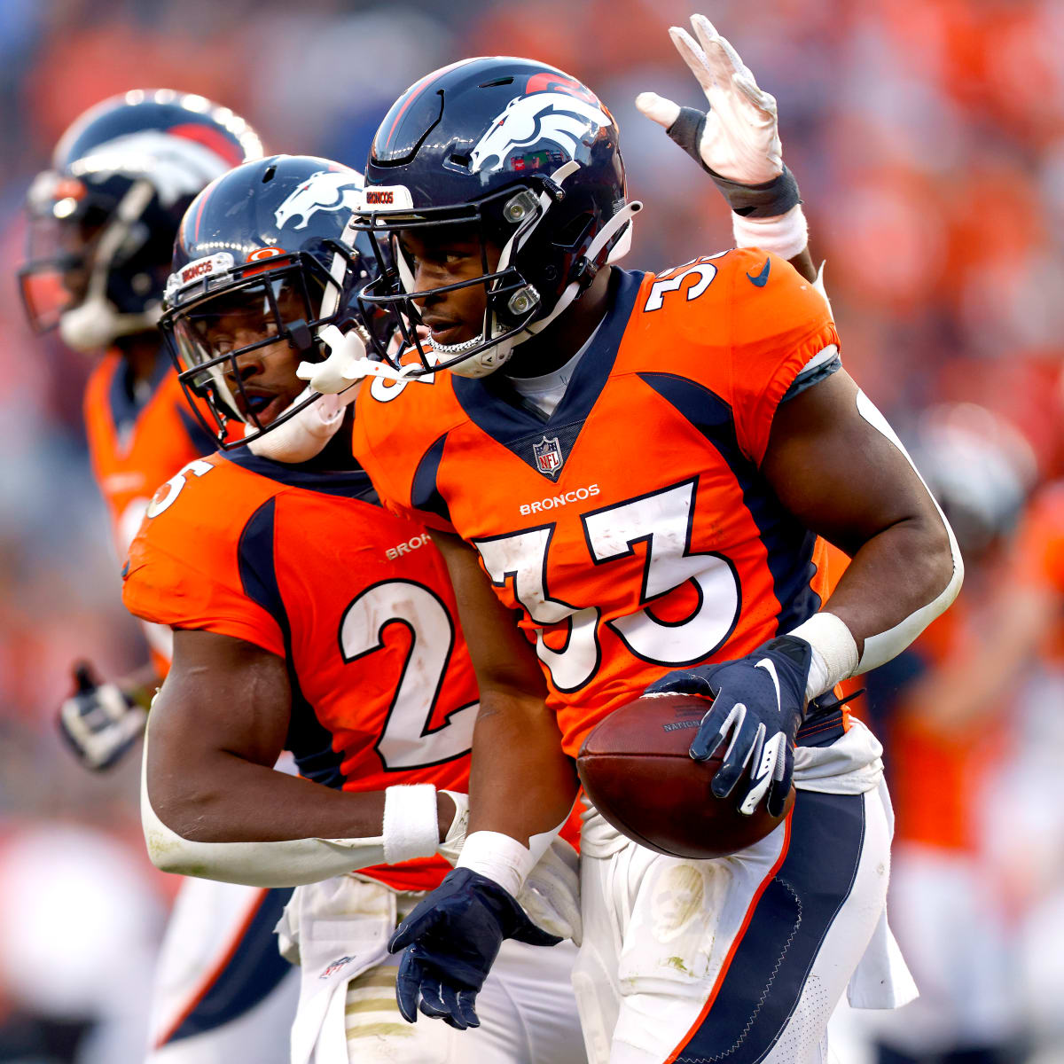 Denver Broncos' Biggest Studs & Duds in 31-28 Win Over Chicago Bears -  Sports Illustrated Mile High Huddle: Denver Broncos News, Analysis and More