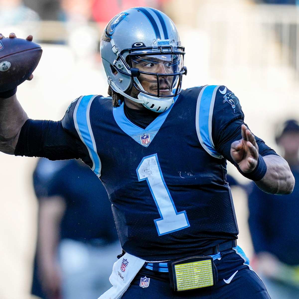 Newton struggles in Panthers' loss at Dolphins