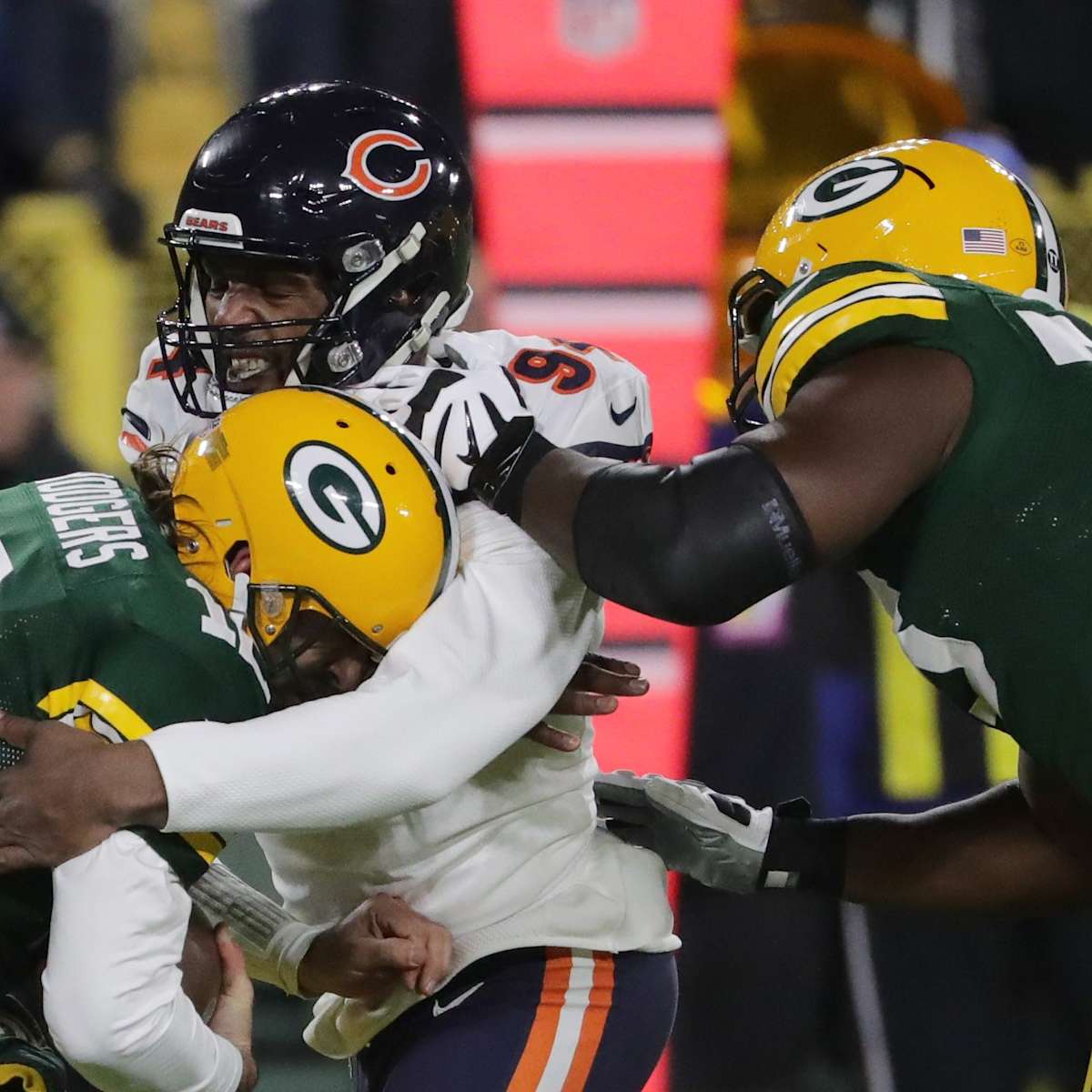 Darnell Mooney, Eddie Jackson injuries sting Bears; defense can't