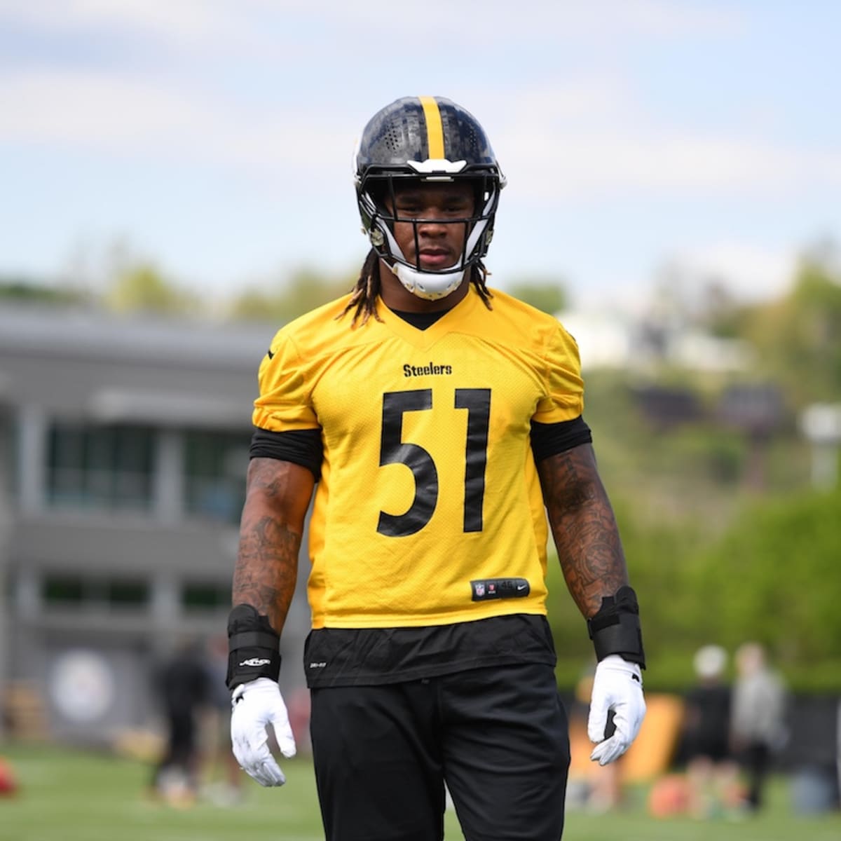 Pittsburgh Steelers linebacker Buddy Johnson (45) warms up before a preseason  NFL football game, Sunday, Aug. 28, 2022, in Pittsburgh, PA. (AP Photo/Matt  Durisko Stock Photo - Alamy