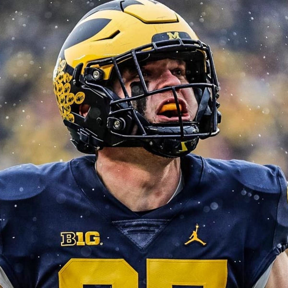 Michigan star Aidan Hutchinson tabbed as a top-10 defender to make big  impact in 2023 NFL season - Sports Illustrated Michigan Wolverines News,  Analysis and More