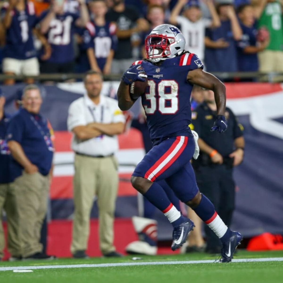 Patriots News Blitz 7/13: What will the Patriots backfield look like?