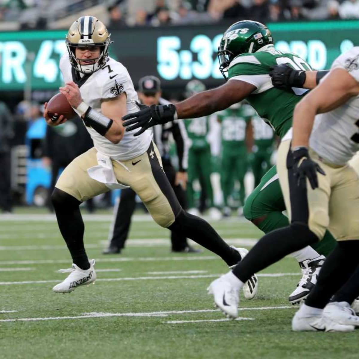 Taysom Hill eliminates turnovers in win over Jets