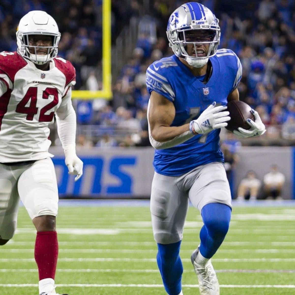 Cardinals lose chance to clinch, fall 30-12 to Lions