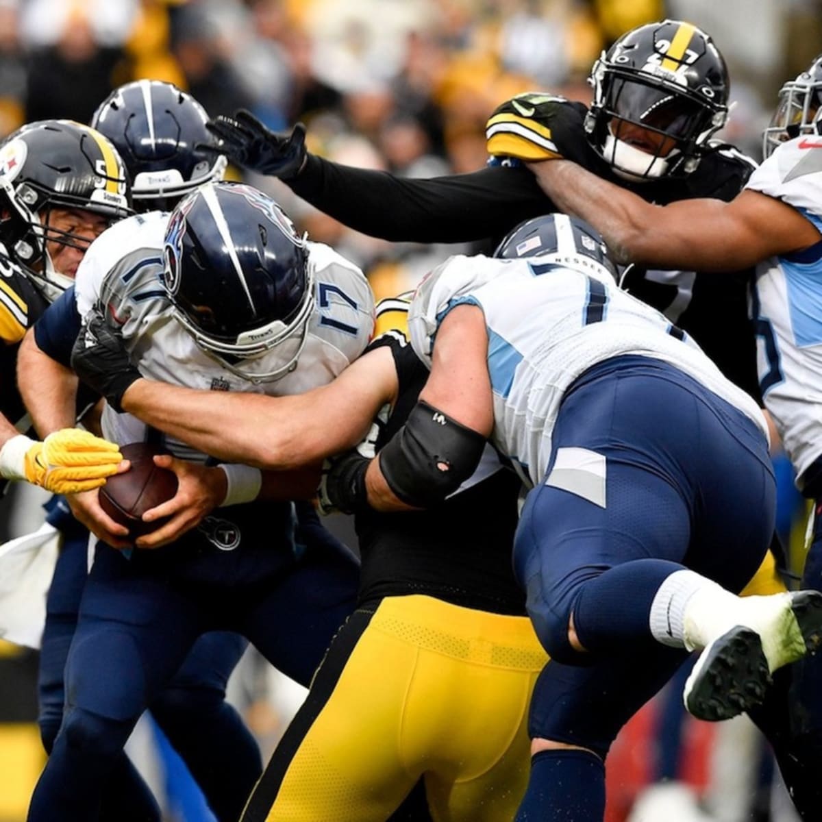 Steelers defeat Titans, 19-13