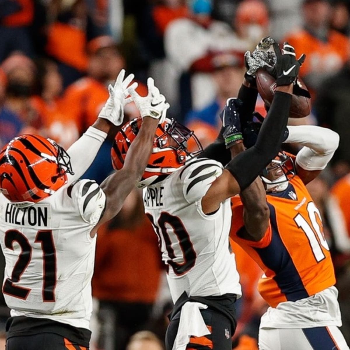 Cincinnati Bengals cornerback Eli Apple lines up for a play during