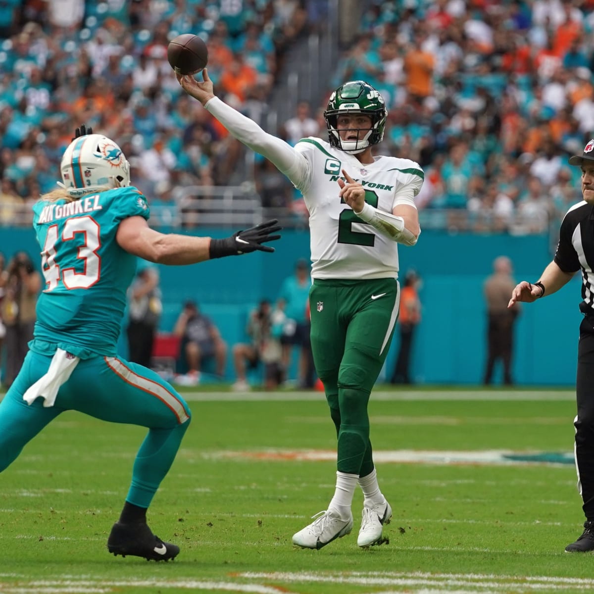 Hapless Jets Hand Dolphins Their First Win - The New York Times