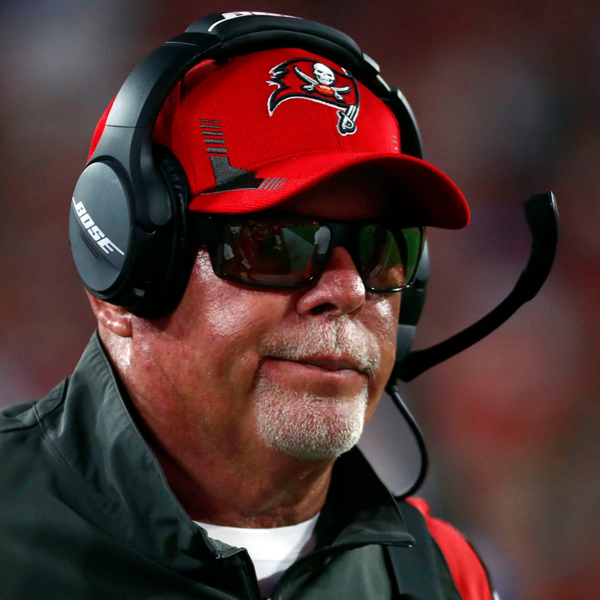 Buccaneers coach Bruce Arians fined $50k for hitting player on helmet -  Sports Illustrated