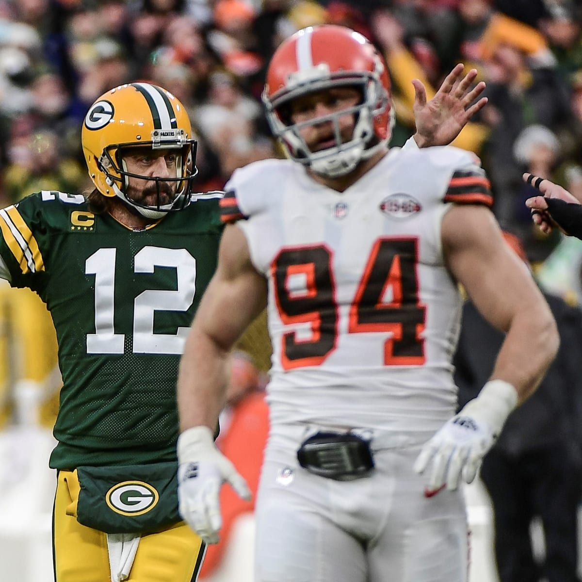 Rodgers sets team record as Packers hold off Browns 24-22