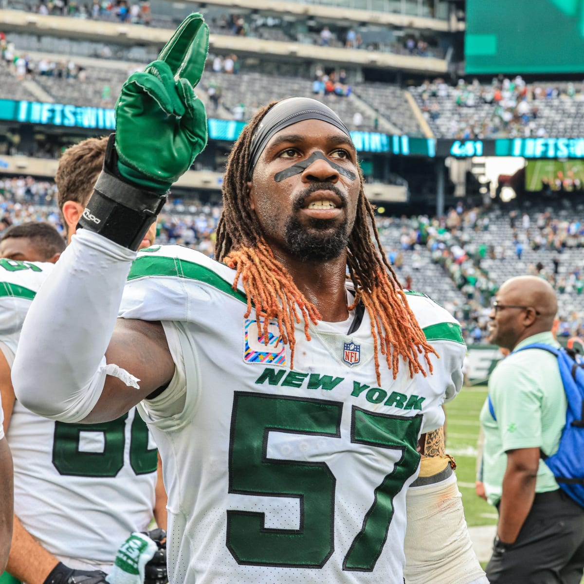 Jets' All-Pro Linebacker Tosses Some Dough in Hoboken - Sports Illustrated  New York Jets News, Analysis and More