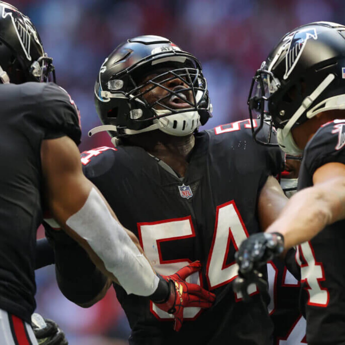 Pump the brakes on the Falcons resigning Foye Oluokun