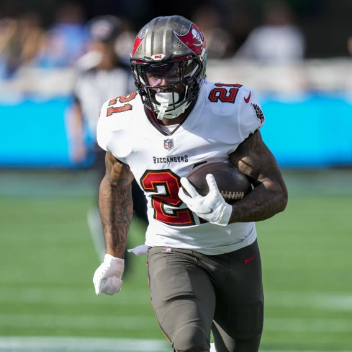 Will Buccaneers Give Ke'Shawn Vaughn a Chance to Prove 'Lead Dog' Label? - Tampa  Bay Buccaneers, BucsGameday