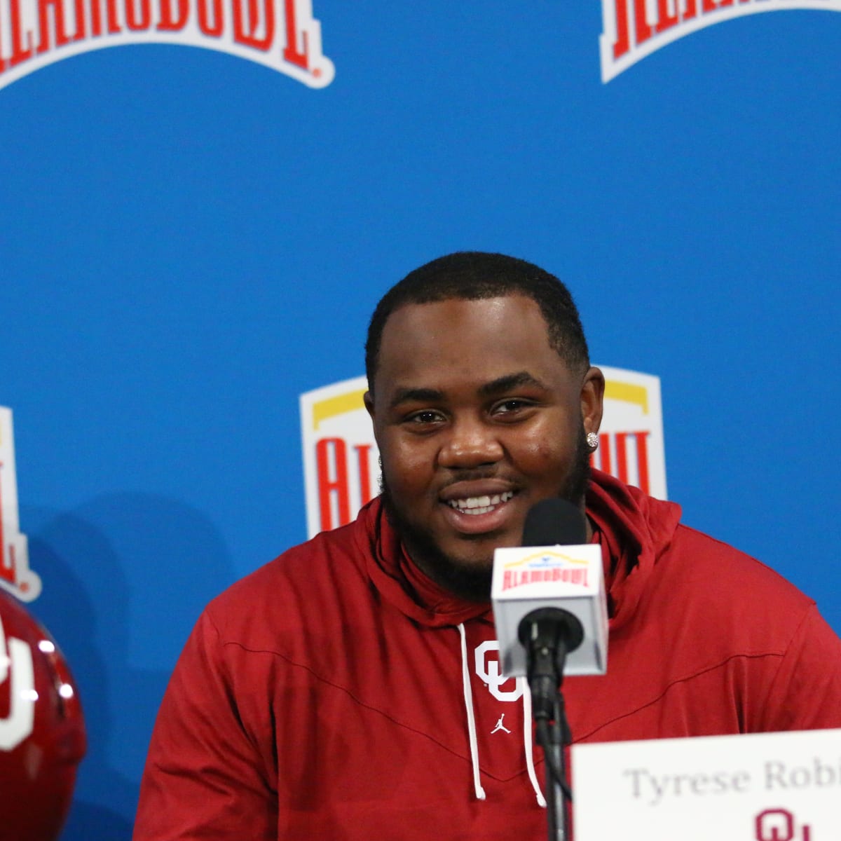 Hayes, Robinson declare entry into NFL draft; Sooners now have