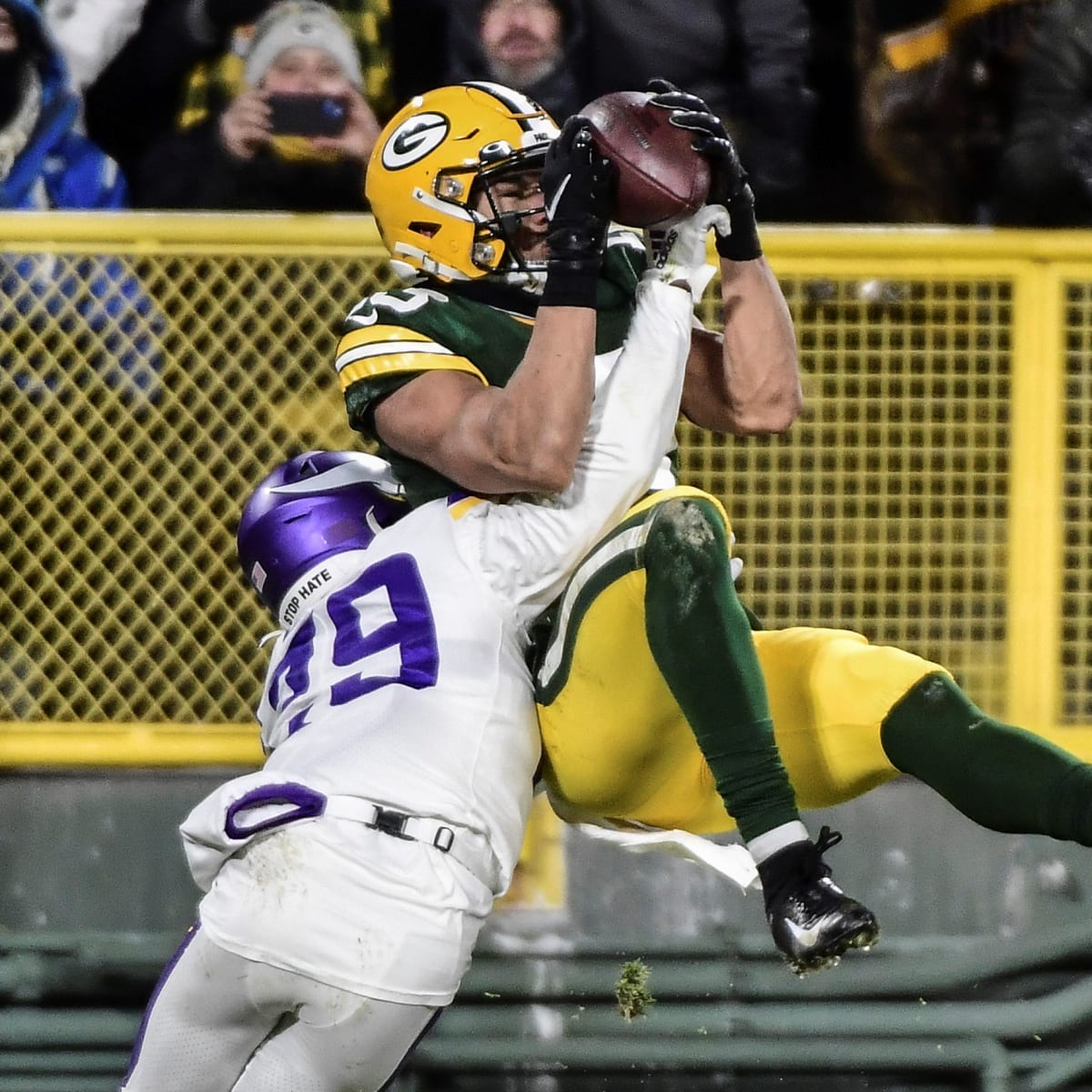 Packers clinch No. 1 seed for NFC playoffs, beat Vikings 37-10