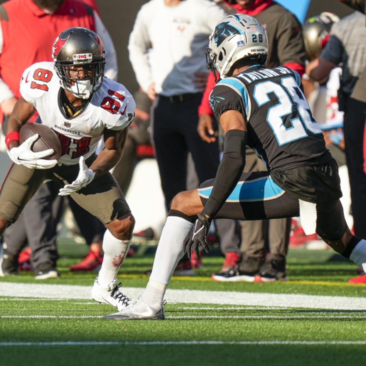 Antonio Brown leaves during the middle of the game… 