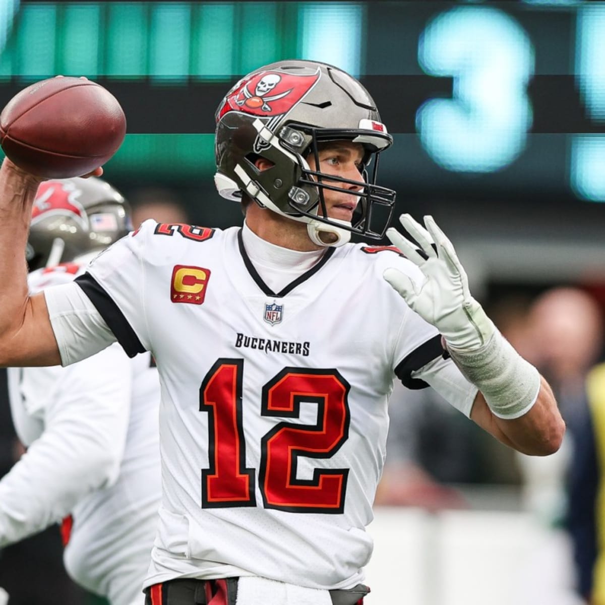 Tampa Bay Buccaneers QB Tom Brady defeats New York Jets with game winning  touchdown - Sports Illustrated New York Jets News, Analysis and More