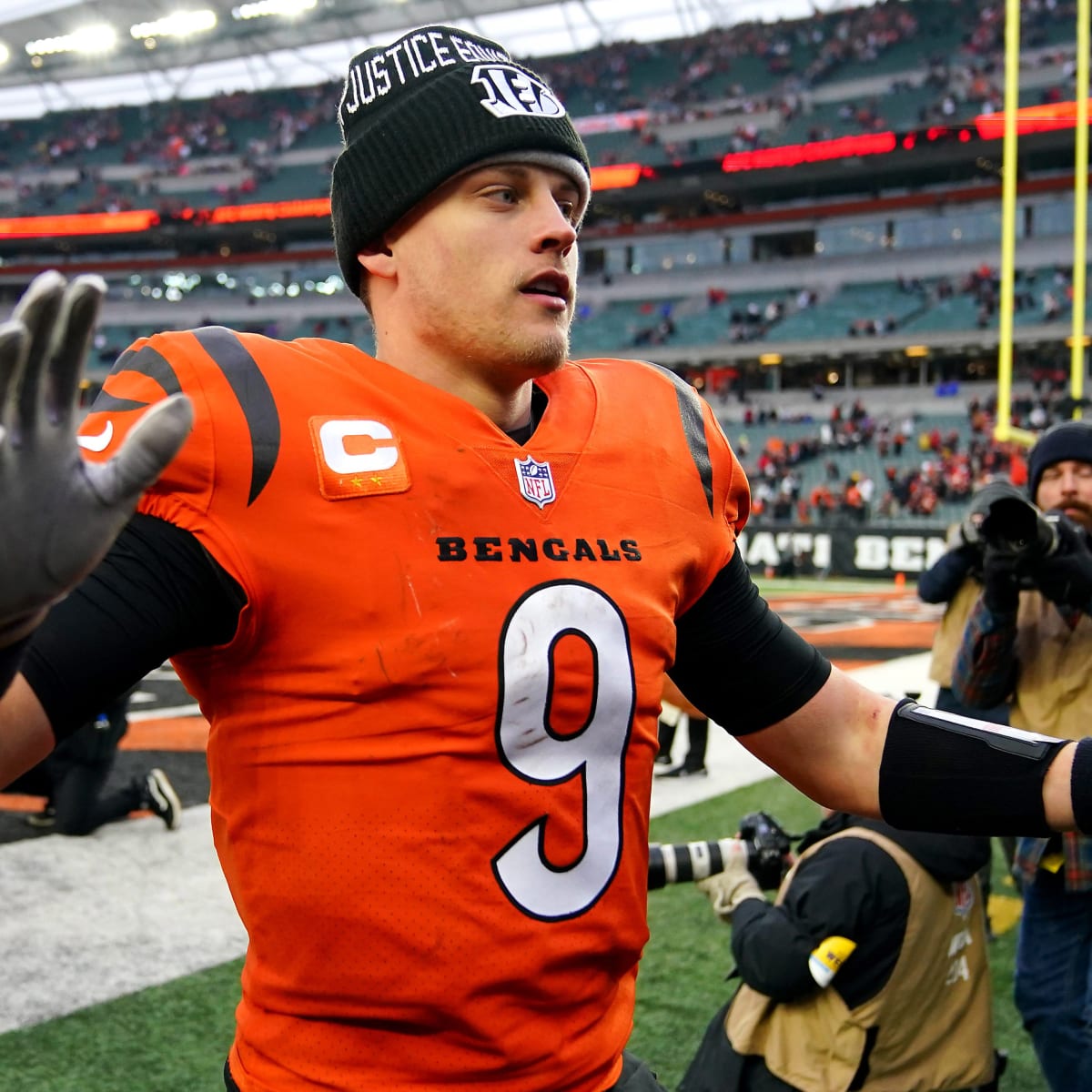 Joe Burrow knee injury: Bengals QB was reportedly fine to keep playing -  Sports Illustrated