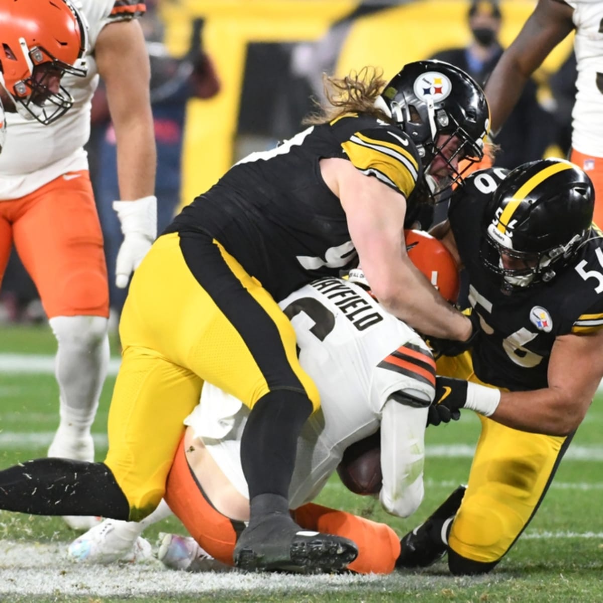 Battered Mayfield, listless Browns lose to Steelers, 26-14