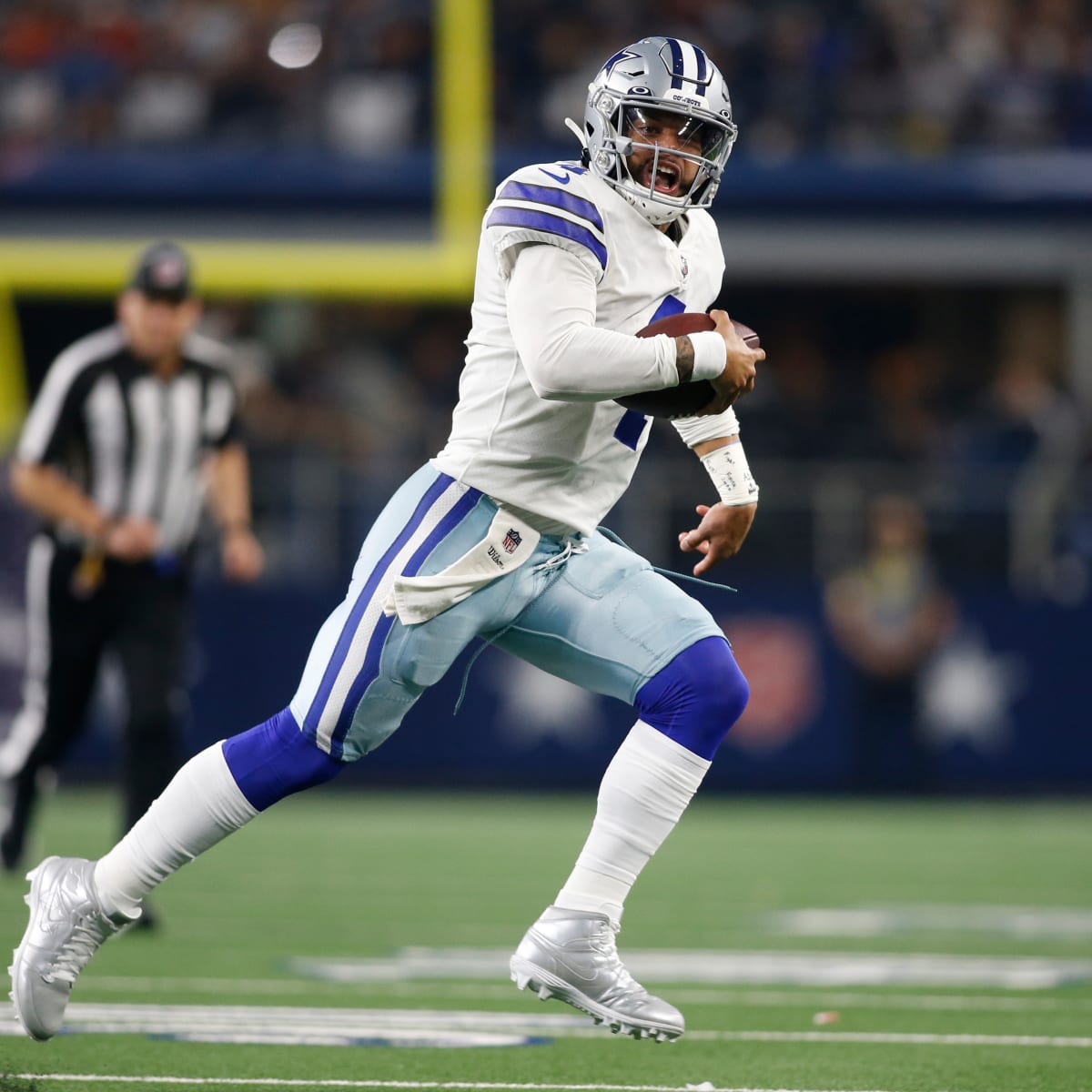 Dallas Cowboys QB Dak Prescott limited in practice after new cleats bother  ankle; still 'good to go' - ESPN