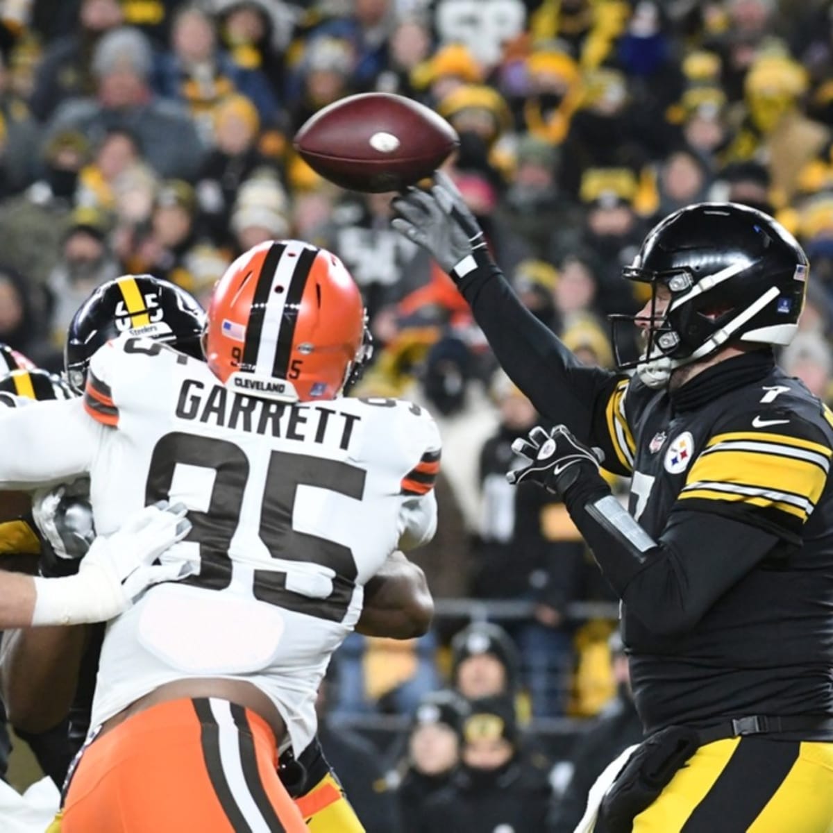 Browns Myles Garrett and Joel Bitonio Awarded Local PFWA Honors - Sports  Illustrated Cleveland Browns News, Analysis and More