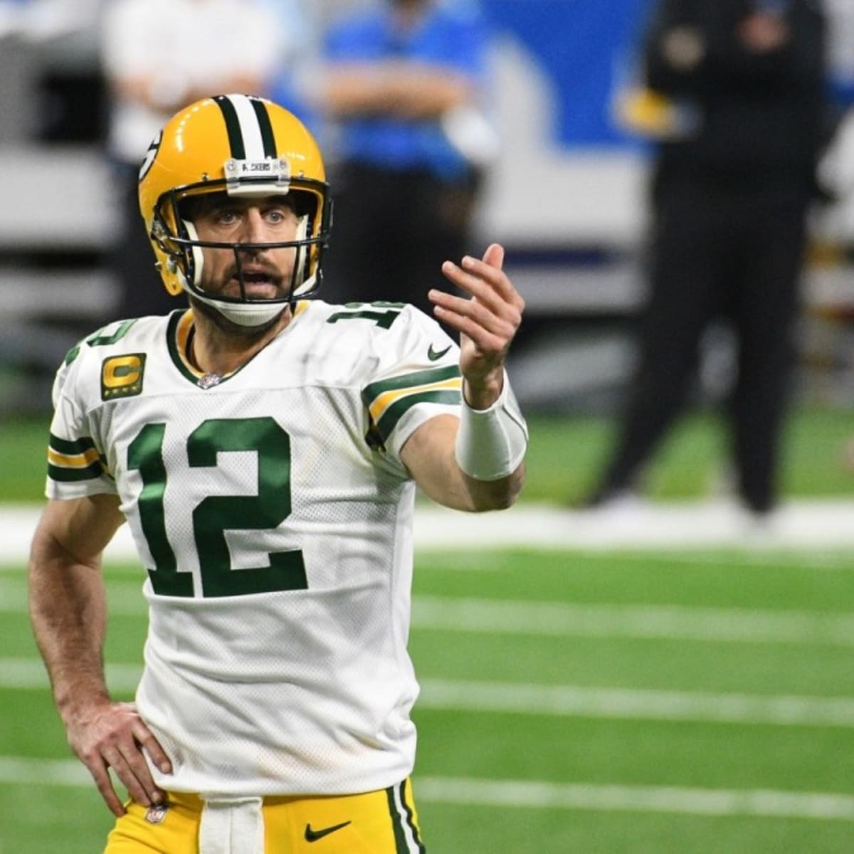 Green Bay Packers quarterback Aaron Rodgers warms up before an NFL football  game against the Tennessee Titans Thursday, Nov. 17, 2022, in Green Bay,  Wis. (AP Photo/Morry Gash Stock Photo - Alamy