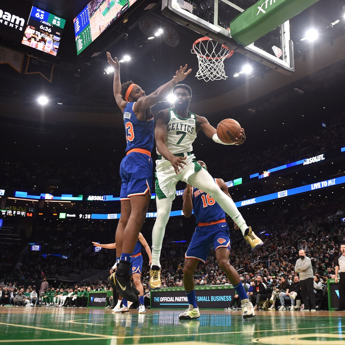 Knicks deliver statement with runaway win over Celtics