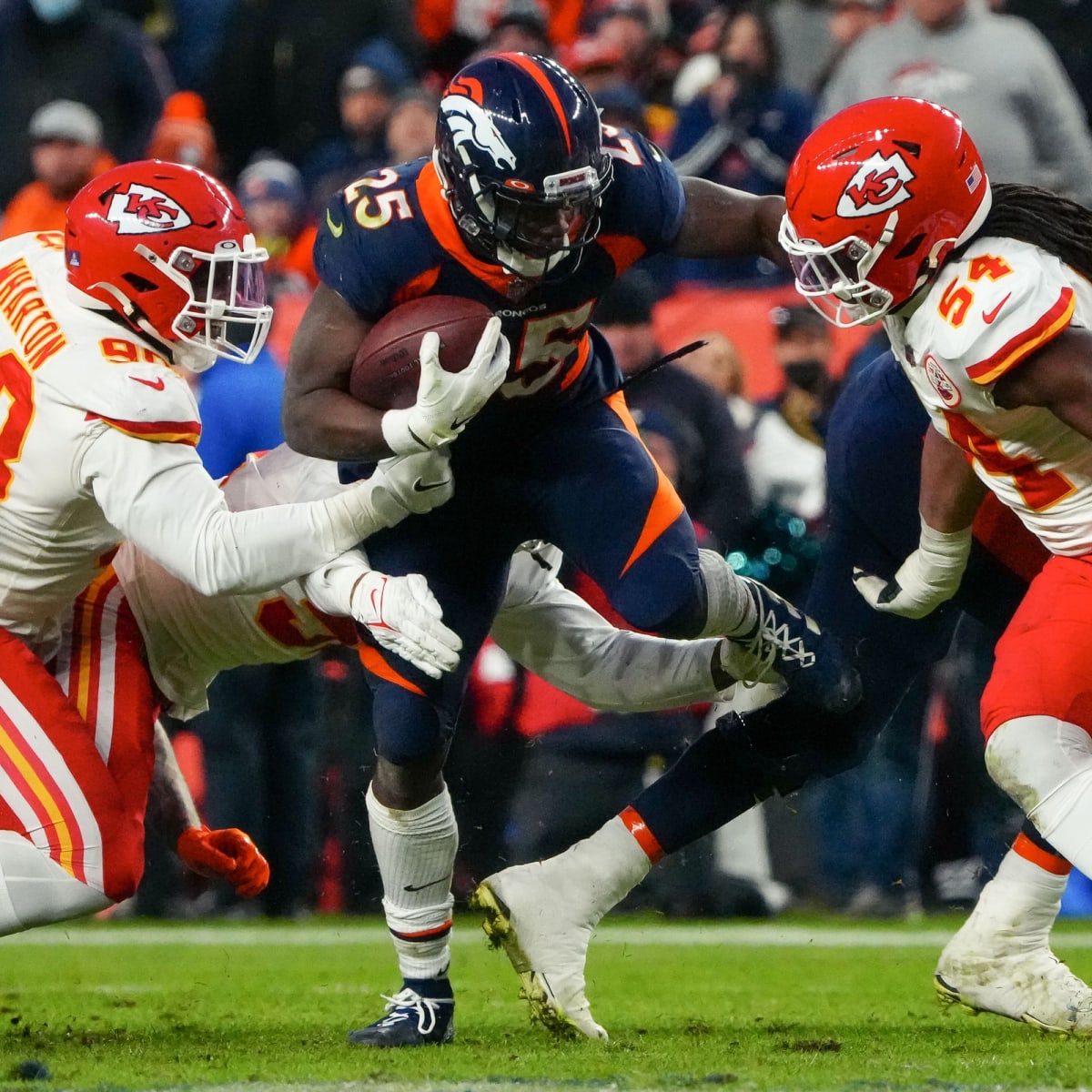 Denver Broncos' Biggest Studs & Duds in 31-28 Win Over Chicago Bears -  Sports Illustrated Mile High Huddle: Denver Broncos News, Analysis and More