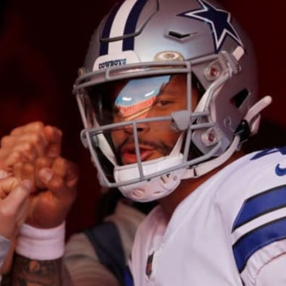 Dude Doing Dak Prescott's Warm-Up Routine Won Halloween (VIDEO)