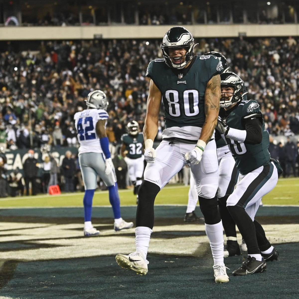 Philadelphia Eagles tight end Tyree Jackson (80) runs against the