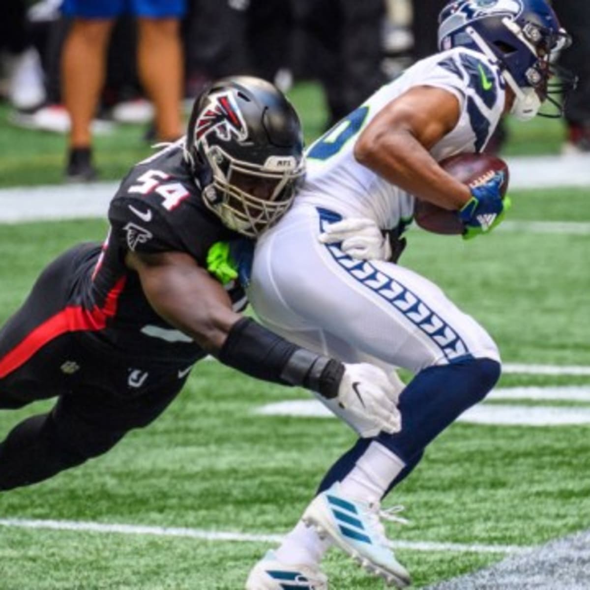 The Atlanta Falcons should not resign Foye Oluokun