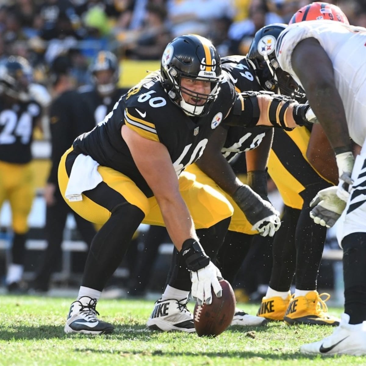 J.C. Hassenauer at center of Steelers' best ground game 