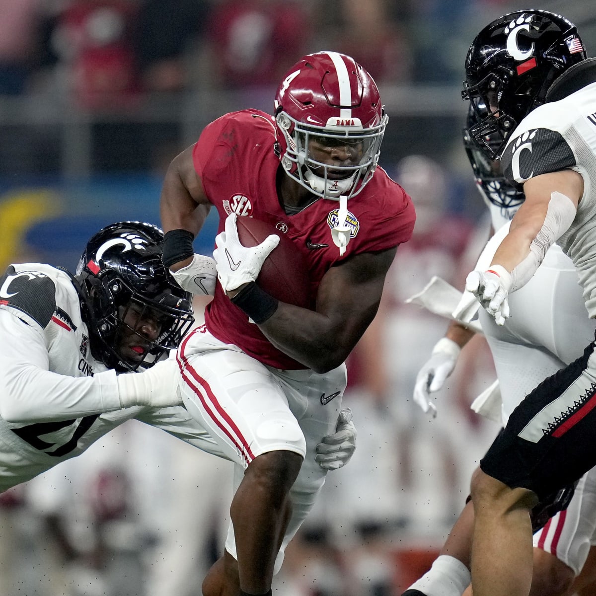 Cardinals' Myjai Sanders Posts Career-Best Performance Against LA Rams -  All Bearcats