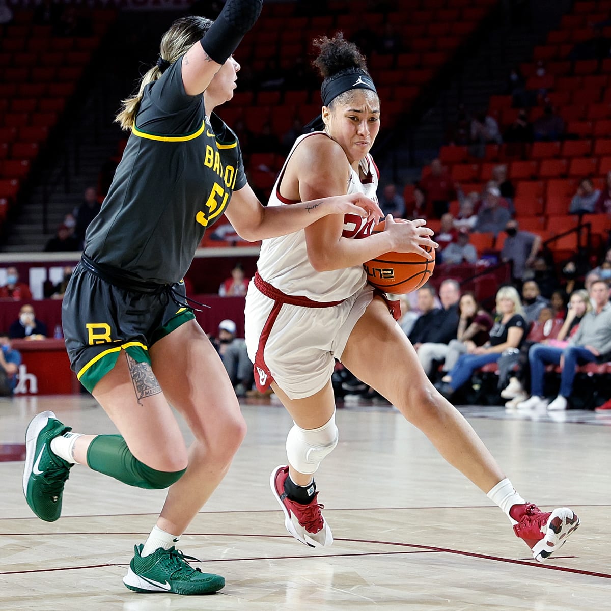 University of Oklahoma honors former women's basketball star, sports analyst