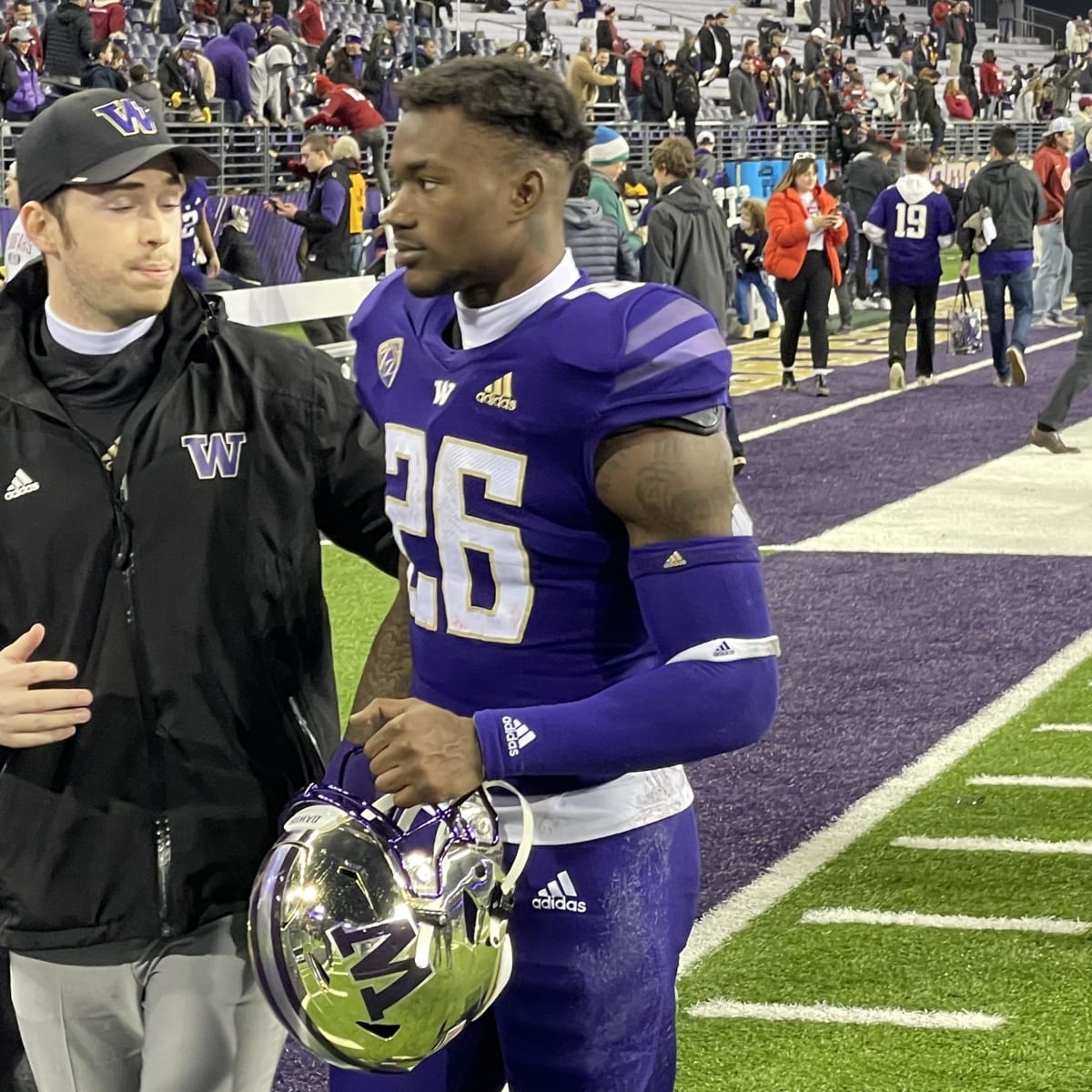 McDuffie Reclaims 22, a Preferred Jersey Number For Him - Sports  Illustrated Washington Huskies News, Analysis and More