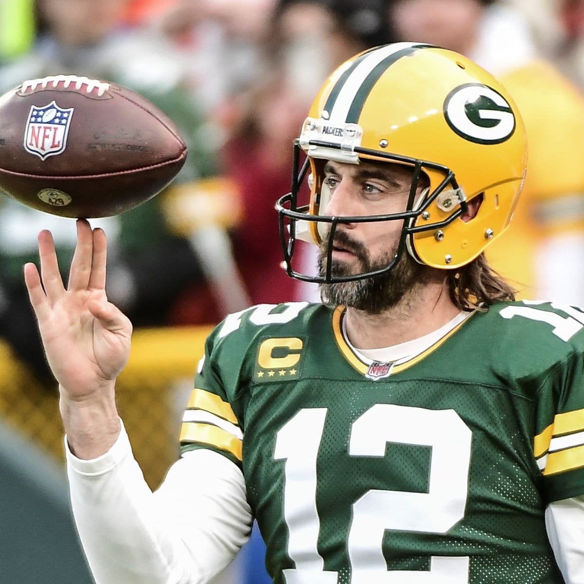 If Aaron Rodgers had Tom Brady's stats this year, he'd be MVP no question:  NFL Fans get heated over Tom Brady vs. Packers QB debate for MVP this year  - The SportsRush