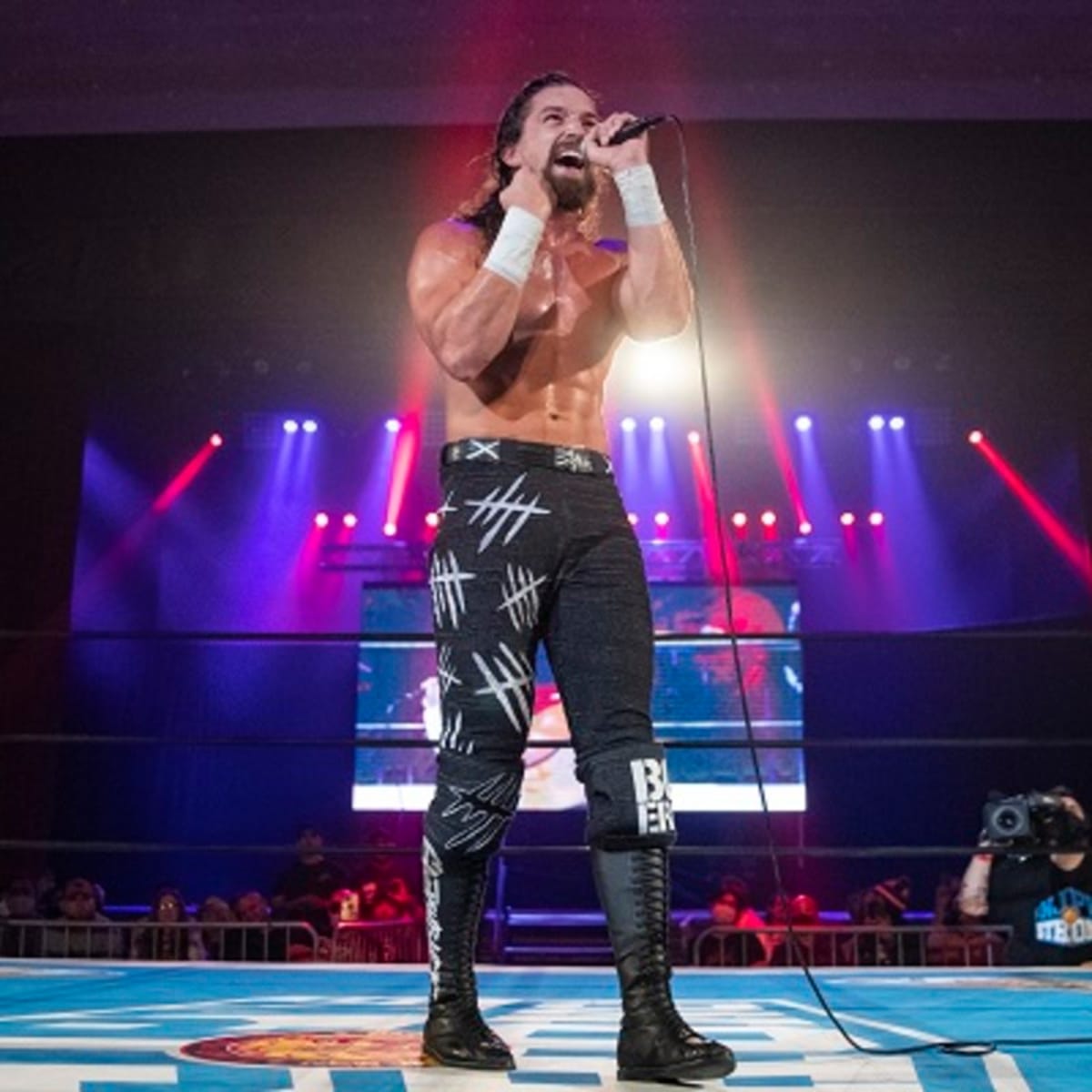 Njpw wrestling. Джей Уайт NJPW. Jay White Bullet Club. Клаб Джей 4. NJPW G.O.D фото.