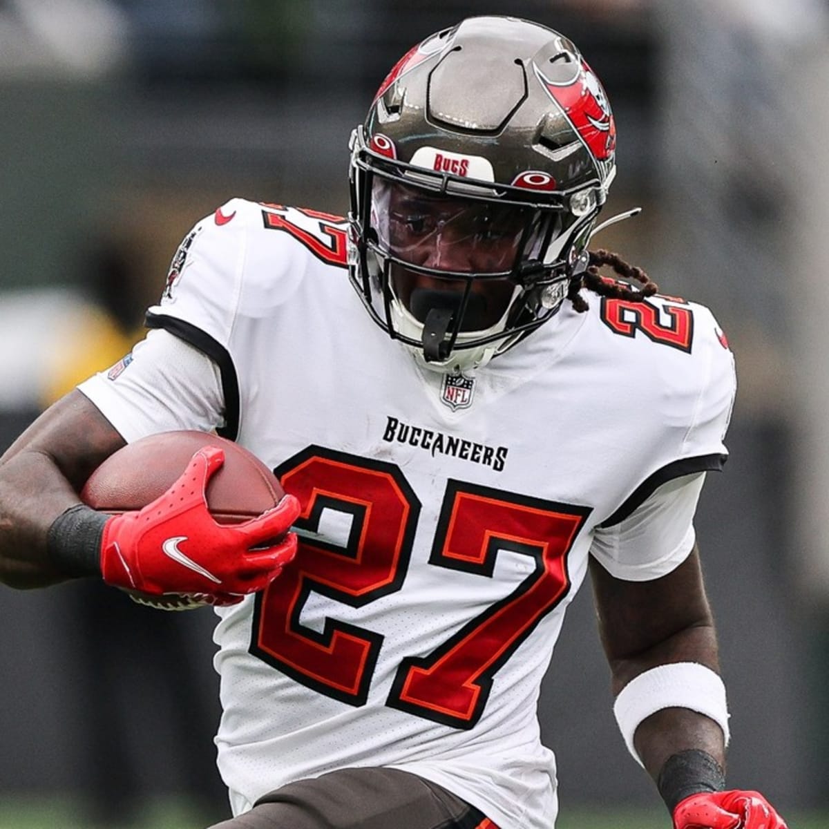 Buccaneers activate linebacker Lavonte David, running back Giovani