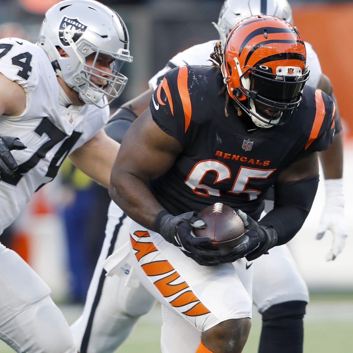 Former Cincinnati Bengals DT Larry Ogunjobi Fails Physical With Chicago  Bears - Sports Illustrated Cincinnati Bengals News, Analysis and More