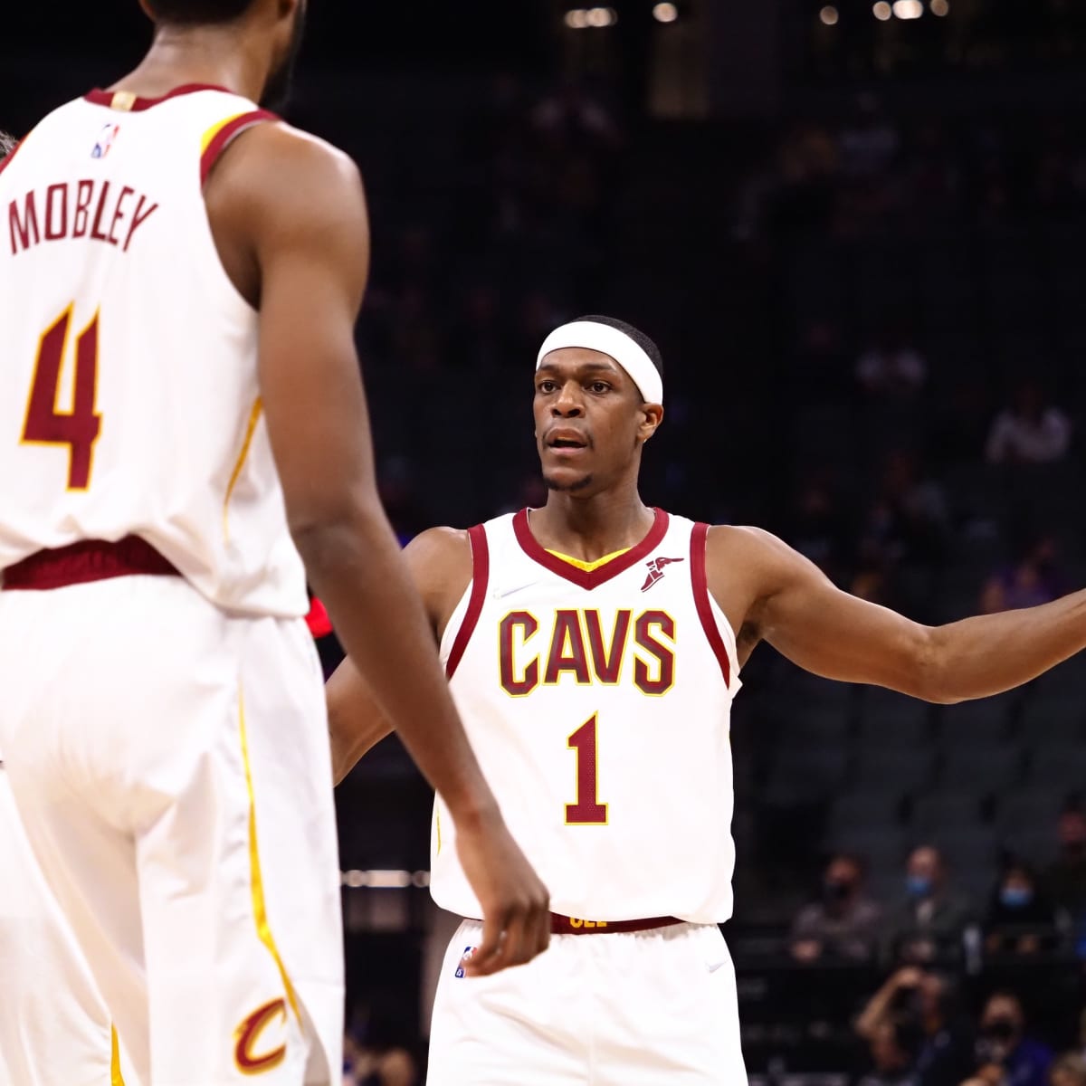 Cavs guard Rajon Rondo reportedly pulled a gun on his wife and threatened  to kill her during an argument.