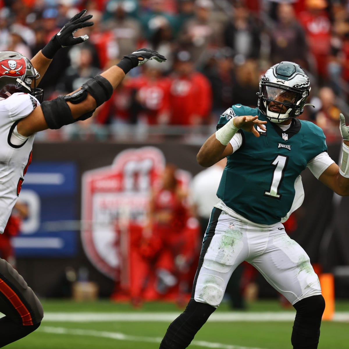 Jalen Hurts throws for TD, runs for another as Eagles thump Buccaneers  25-11 to remain unbeaten – NewsNation