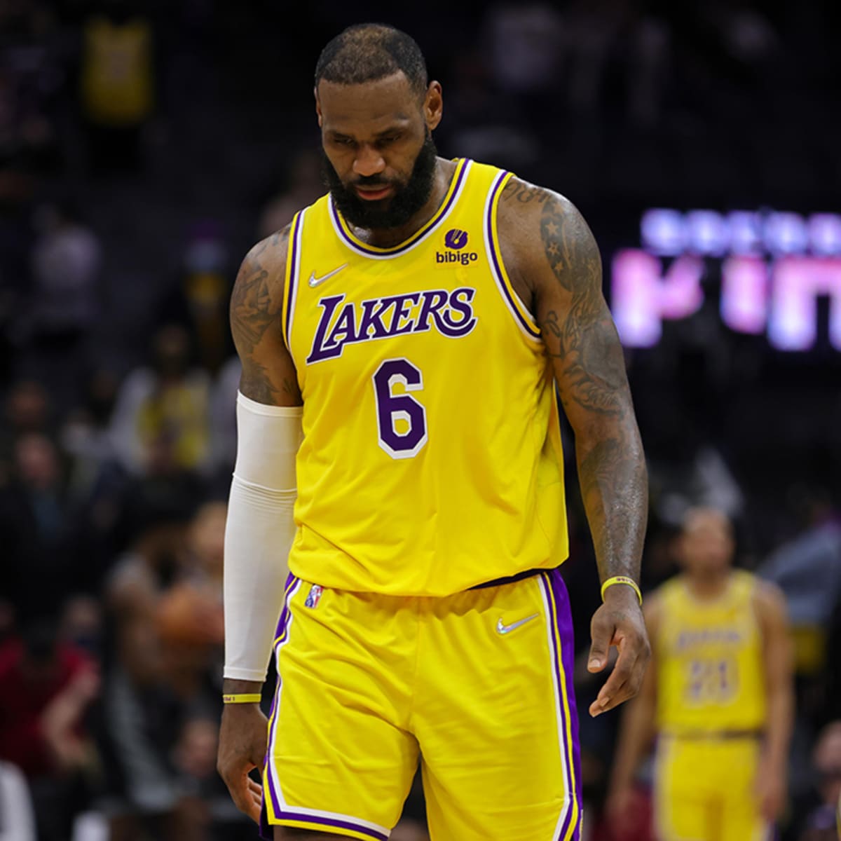 LeBron James says Lakers will 'be better' in apology to fans