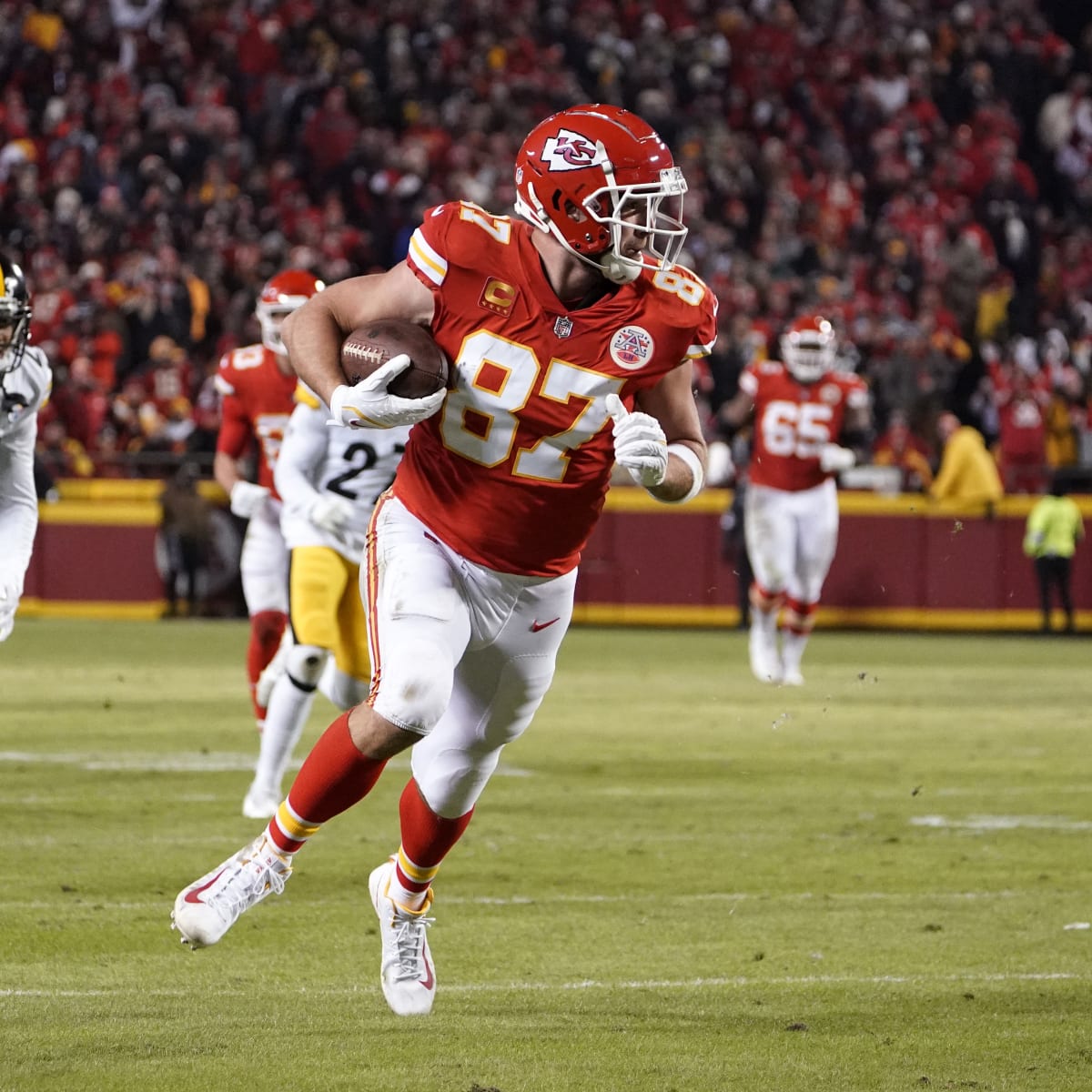 Super Bowl LIV: 3 Memorable Moments for Cincinnati Bearcats Alum Travis  Kelce - Down The Drive