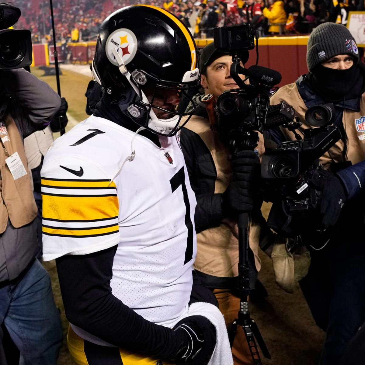 Emotional Ben Roethlisberger soaks in apparent final game for