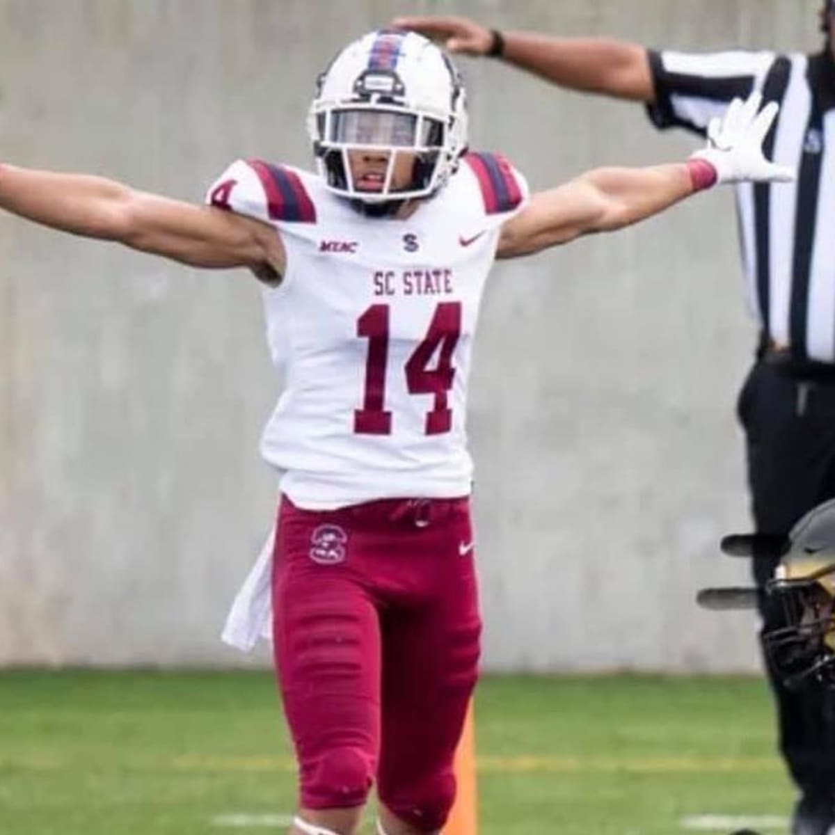 NFL Draft Profile: Decobie Durant, Cornerback, South Carolina State  Bulldogs - Visit NFL Draft on Sports Illustrated, the latest news coverage,  with rankings for NFL Draft prospects, College Football, Dynasty and Devy