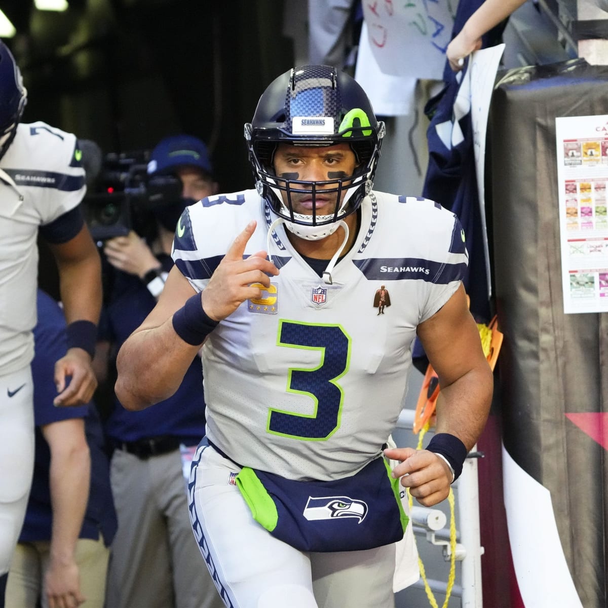 Schefter] Now that Seattle has used the 37th overall pick in round two, the  Russell Wilson trade is now complete. : r/Seahawks