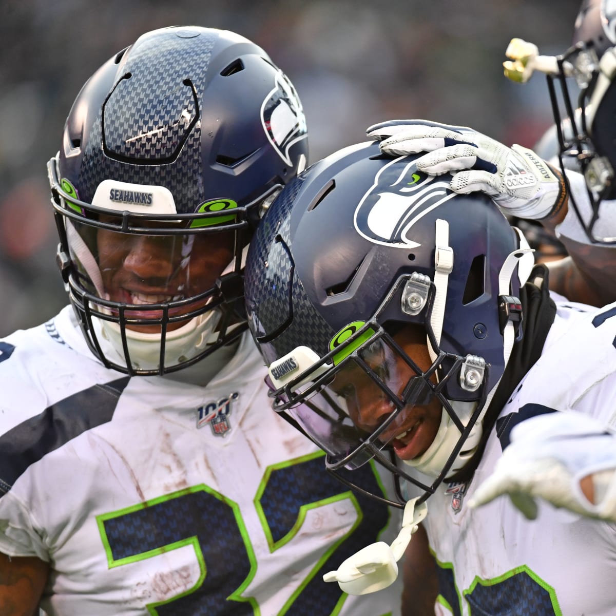 Seahawks, RB Chris Carson agree to two-year, $14.625 million deal. (via  @tompelissero) 