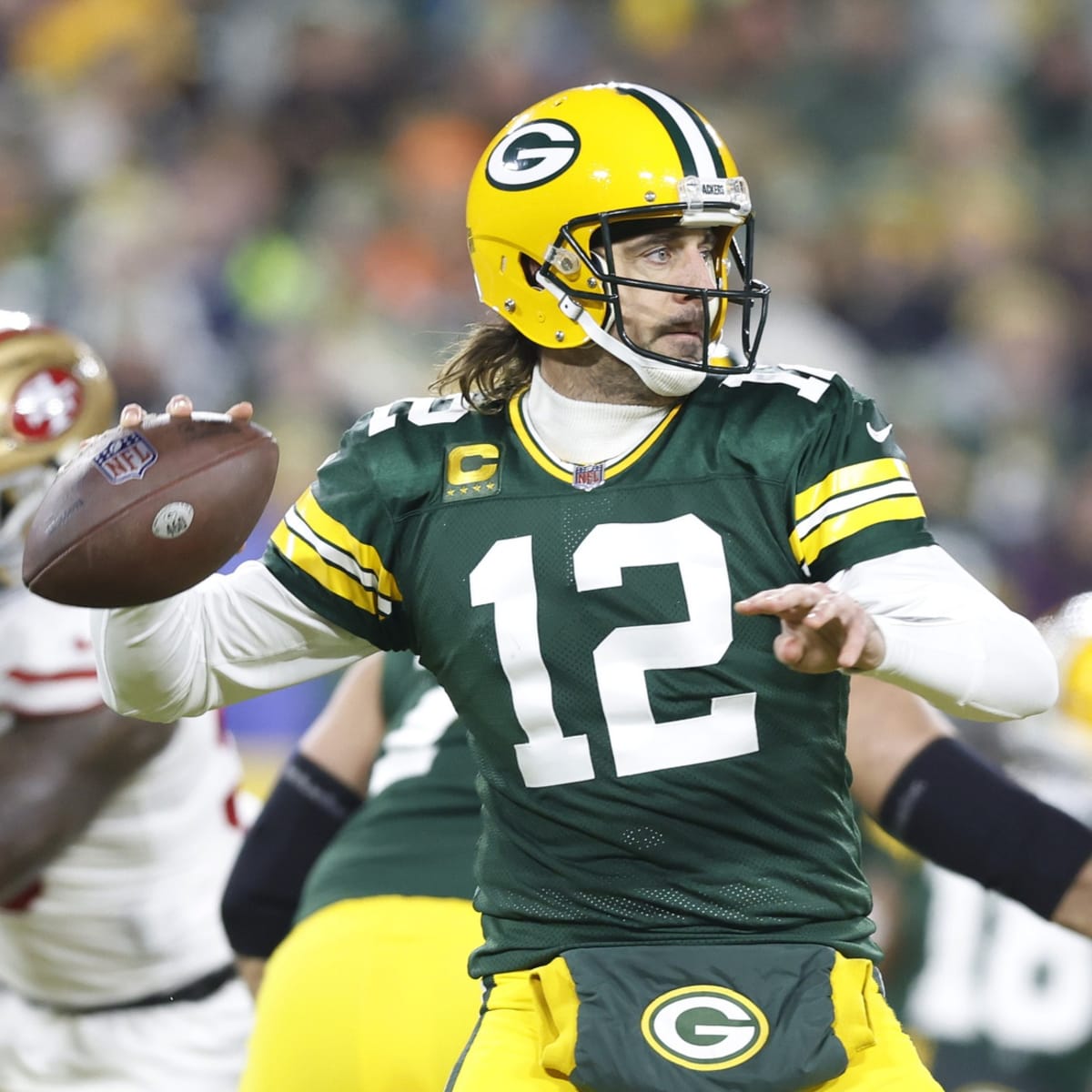 Aaron Rodgers wears shirt revealing who his favorite receiver will be in  2022